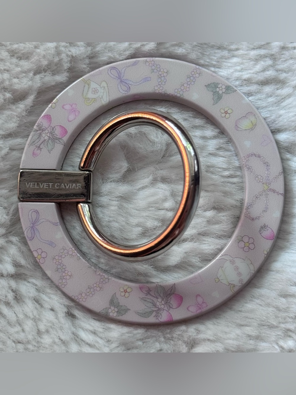Velvet Caviar X Bunnies & Bows MagSafe Grip Ring